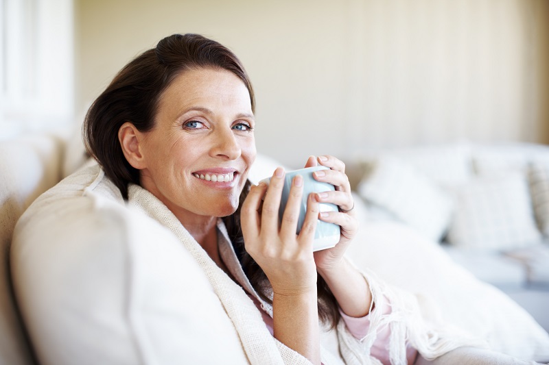 Gyógynövényes támogatás menopauza alatt: hangulatingadozás, alvászavarok és hőhullám ellen